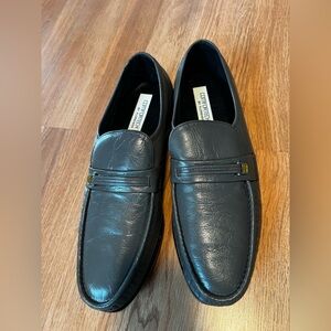 S8.   Comfortview Black Men’s Leather Slip-On Loafers with Strap Detail